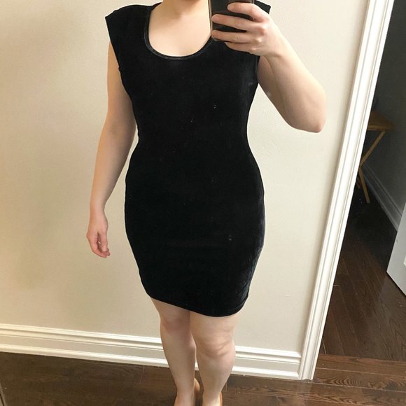 Black Velvet Material Girl Dress Size Large - Picture 1 of 10